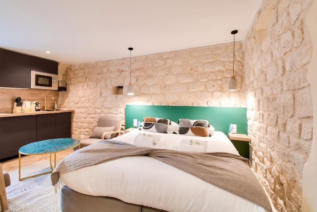 Cozy Heart Of Montmartre & Historic * Parijs